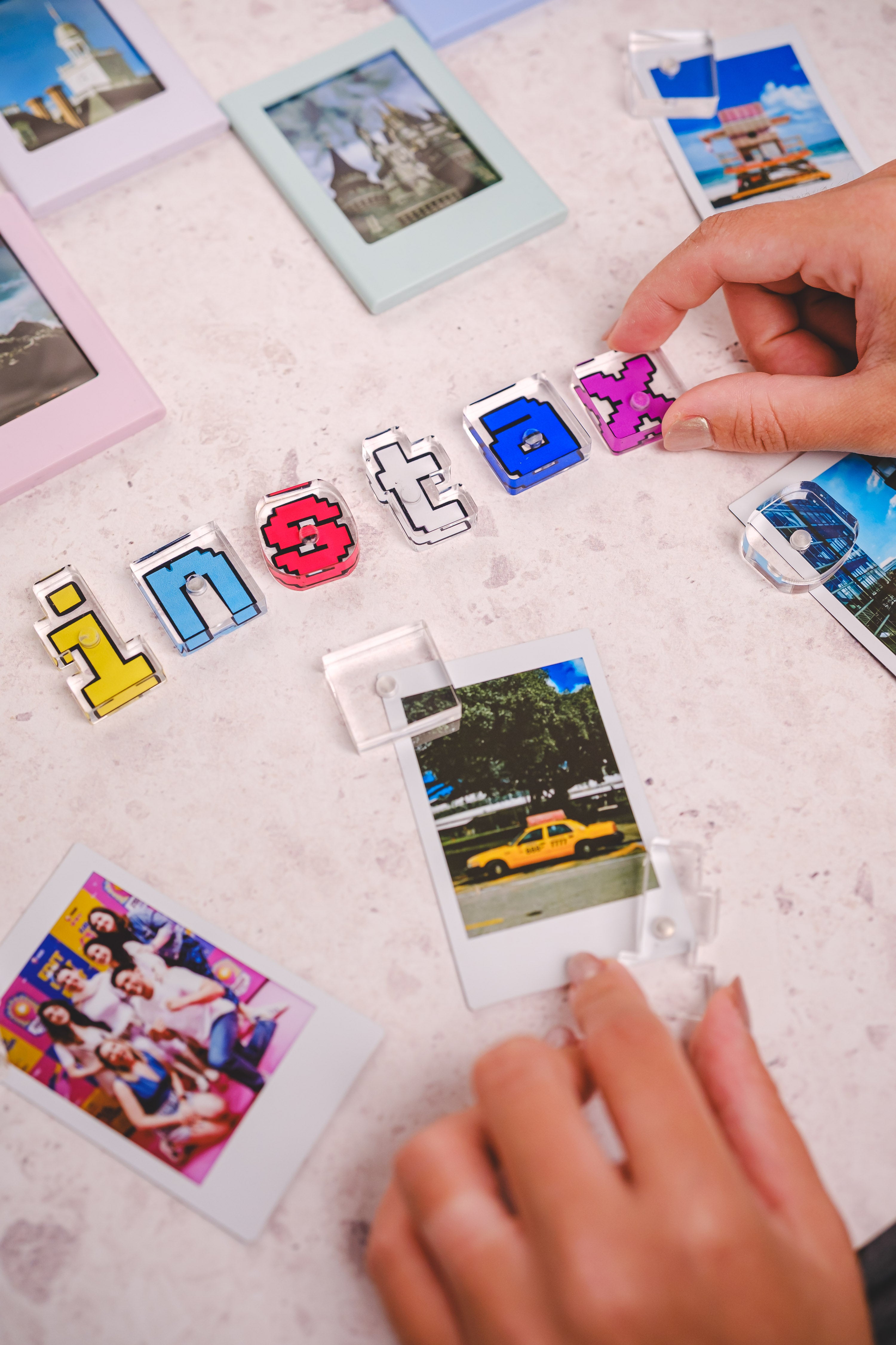 Clipe para fotos letras instax™ + Filme instax™ WIDE 10 fotos